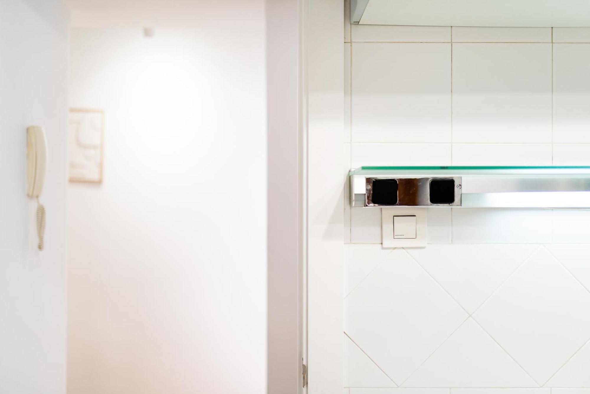 Moderno Apartamento En Granada Centro Luaran gambar