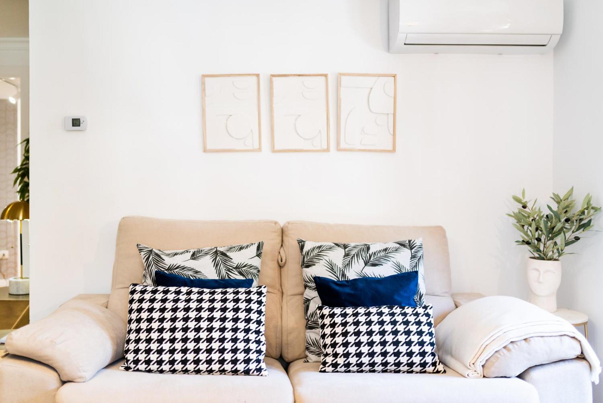 Moderno Apartamento En Granada Centro Luaran gambar