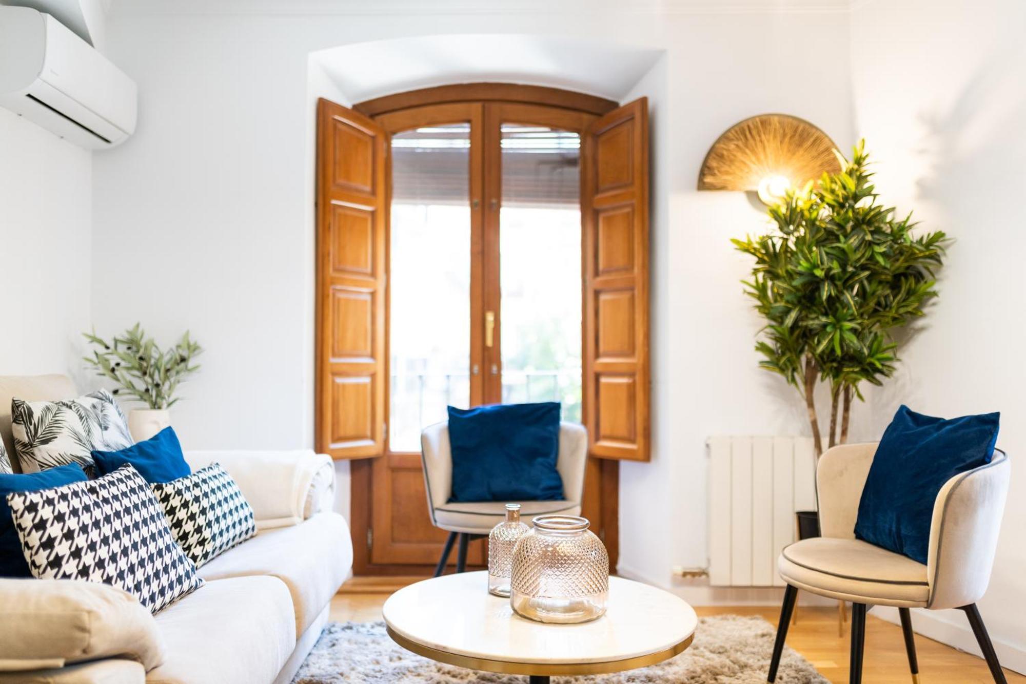 Moderno Apartamento En Granada Centro Luaran gambar