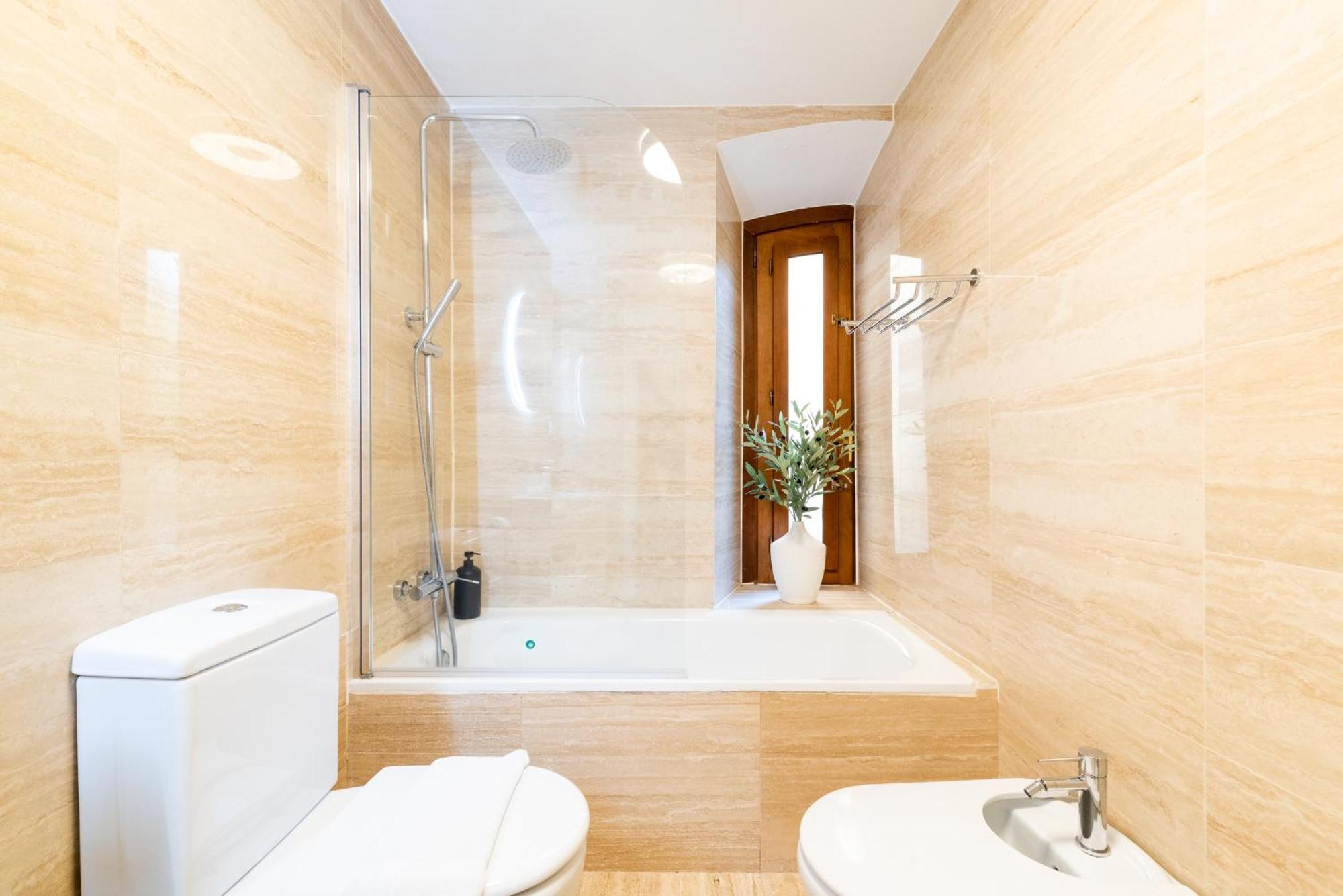 Moderno Apartamento En Granada Centro Luaran gambar