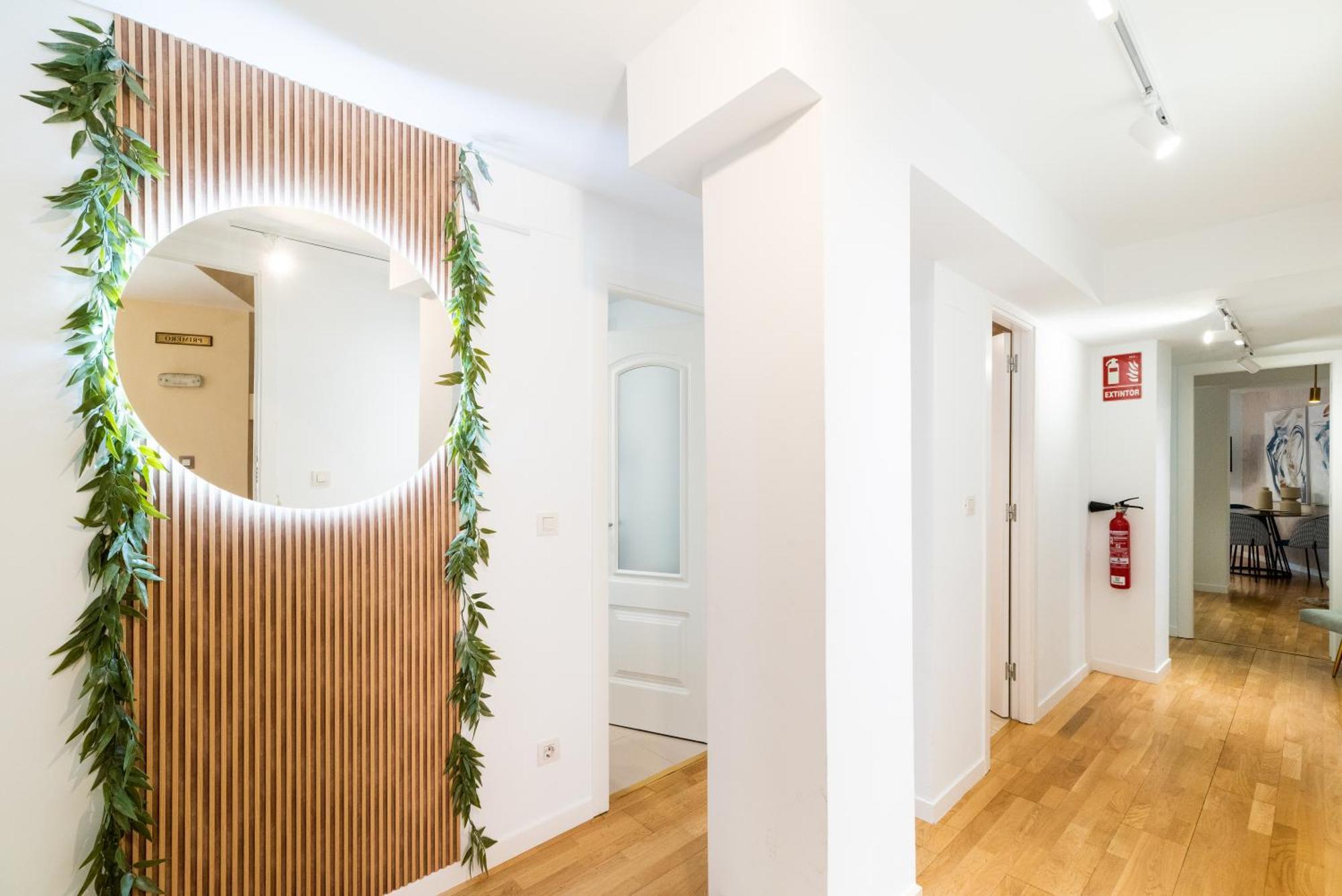 Moderno Apartamento En Granada Centro Luaran gambar