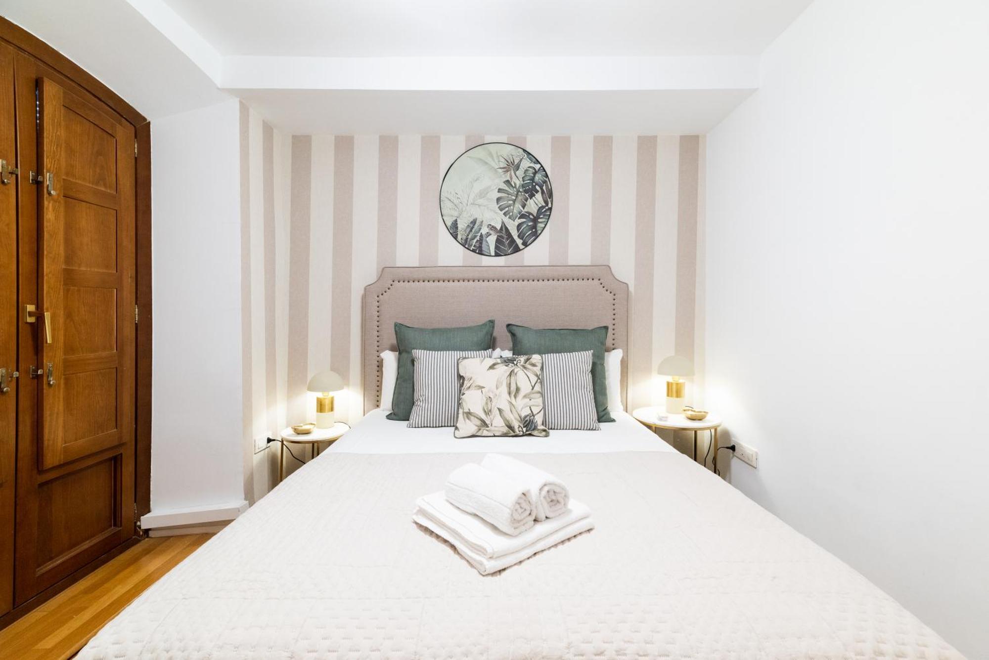Moderno Apartamento En Granada Centro Luaran gambar
